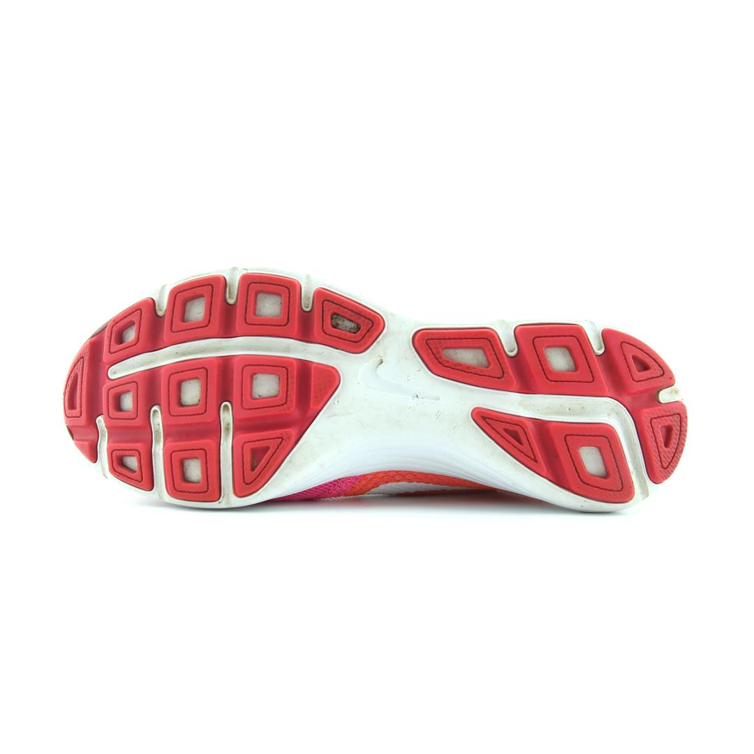 NIKE REVOLUTION 3
