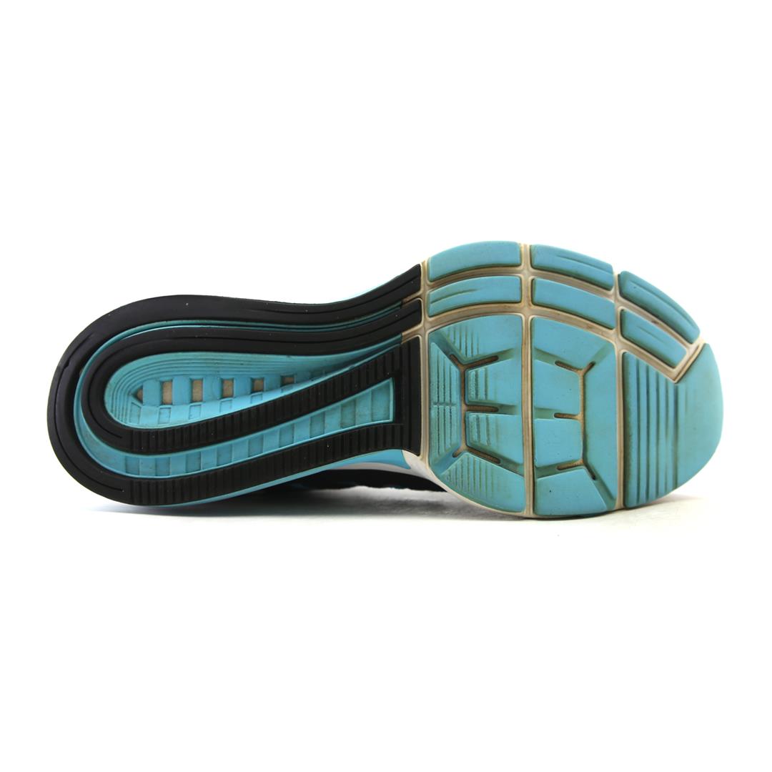 NIKE AIR ZOOM VOMERO 11