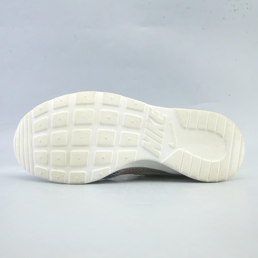 NIKE TANJUN