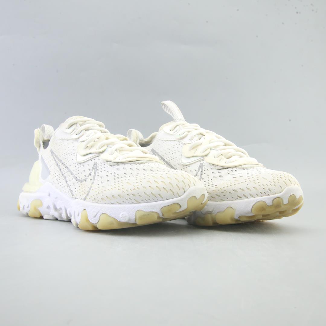 NIKE REACT VISION