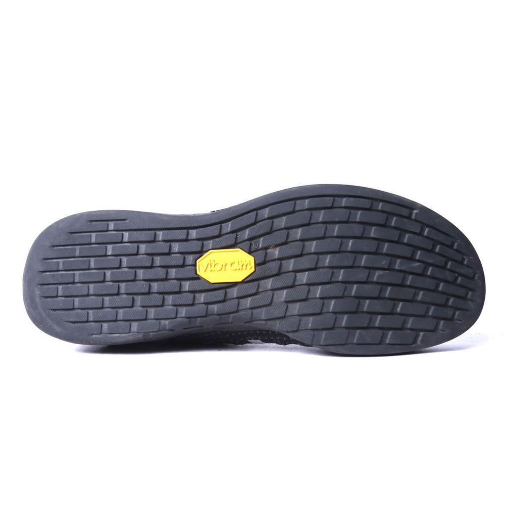 NEW BALANCE MINIMUS PREVAIL