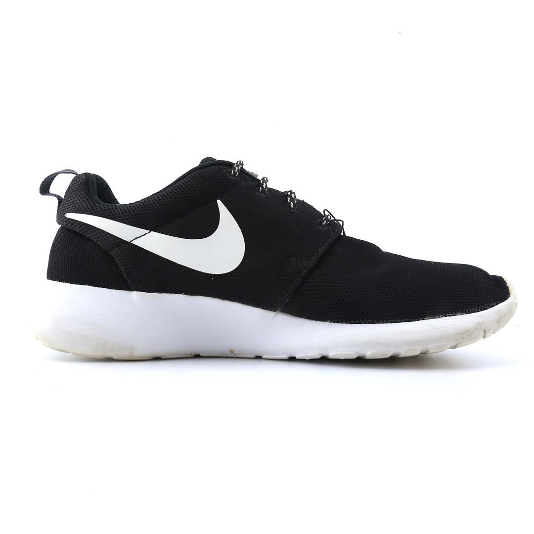 NIKE  ROSHE ONE