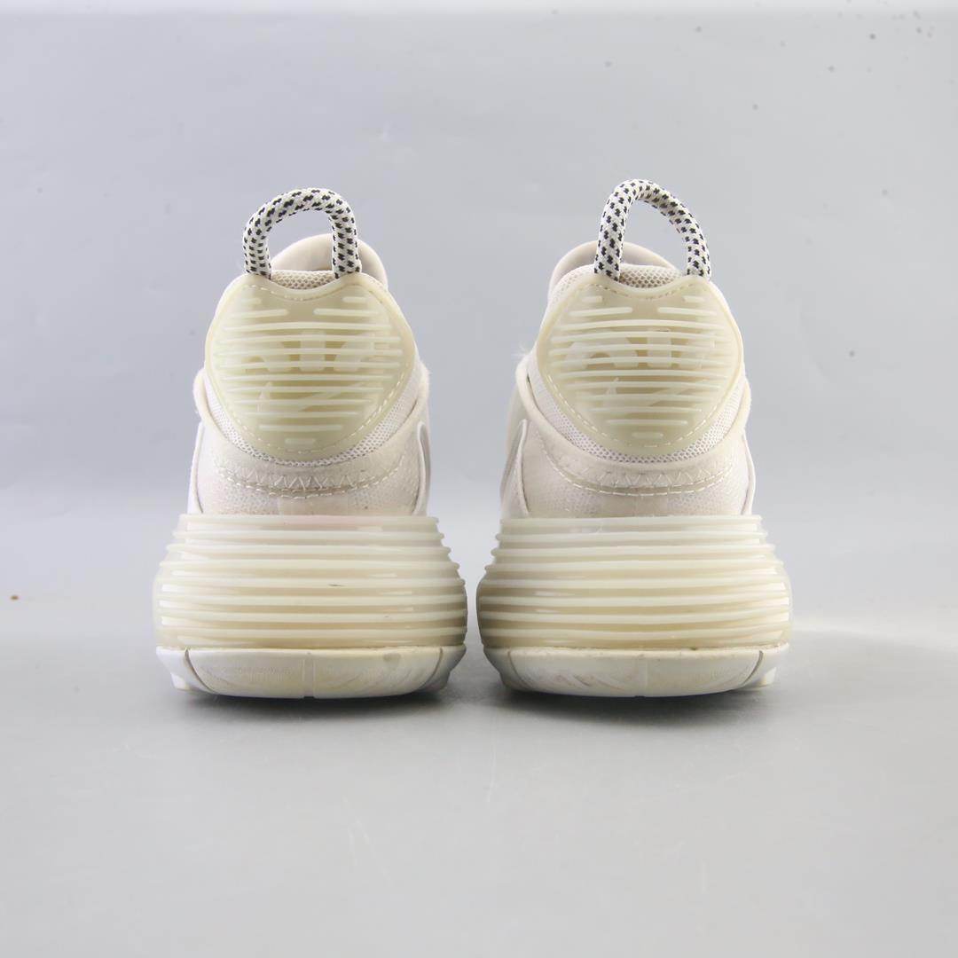 NIKE AIR MAX 2090
