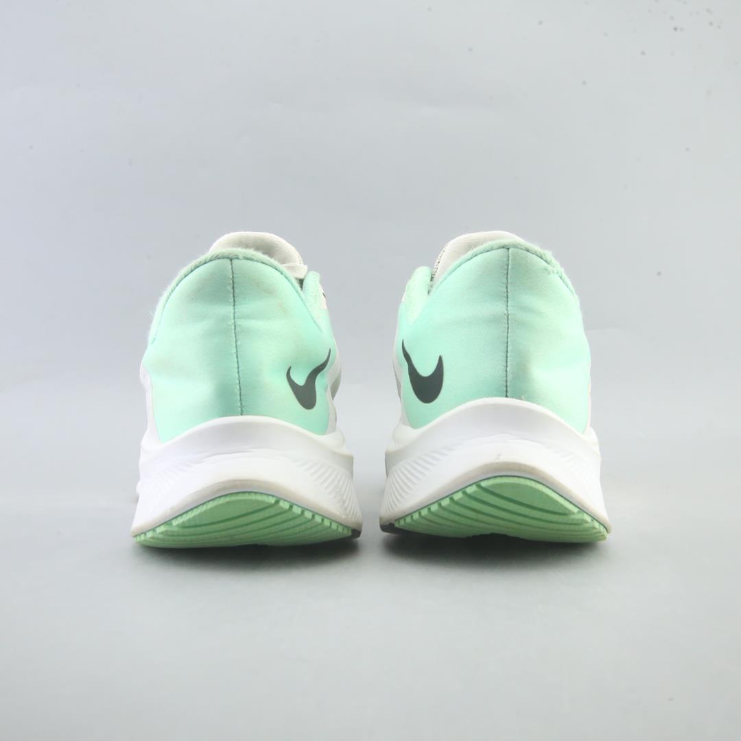 NIKE QUEST 3