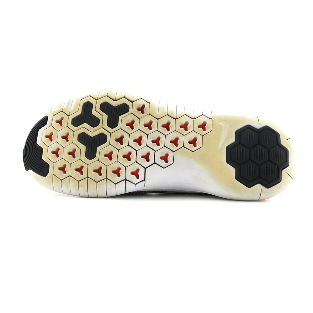 NIKE FREE TR 8