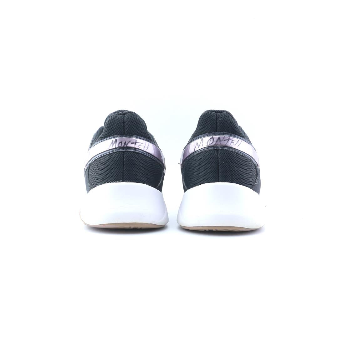 NIKE LEGEND ESSENTIAL 2