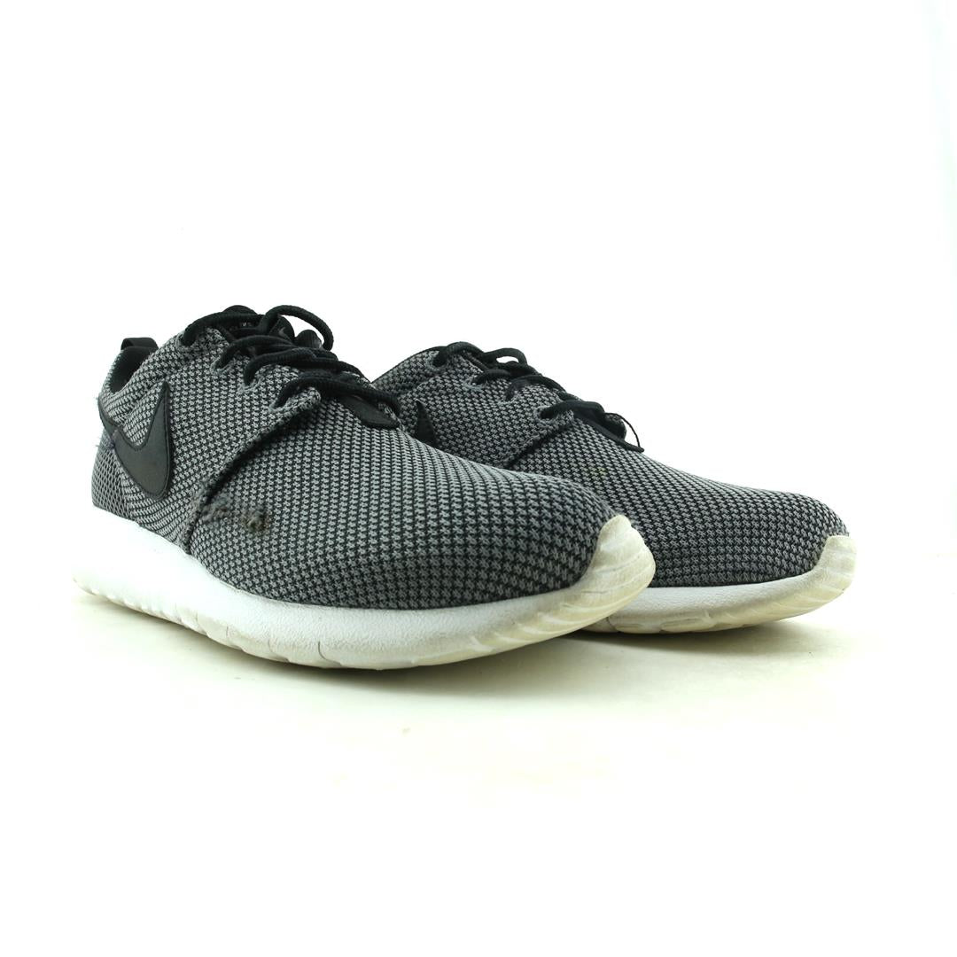 NIKE ROSHE ONE