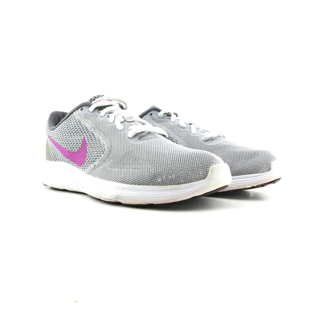 NIKE REVOLUTION 3