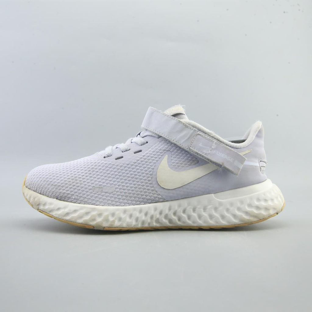 NIKE REVOLUTION 5