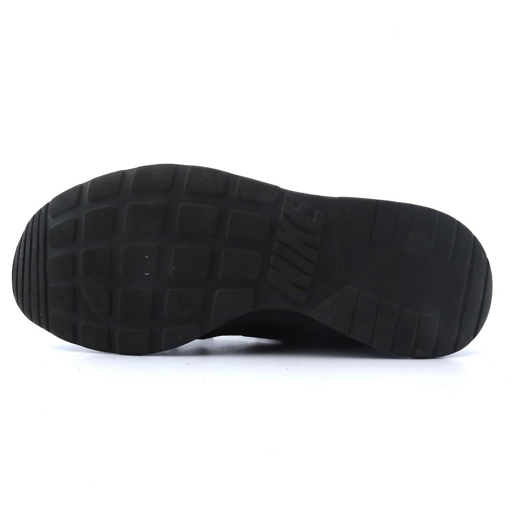 NIKE TANJUN