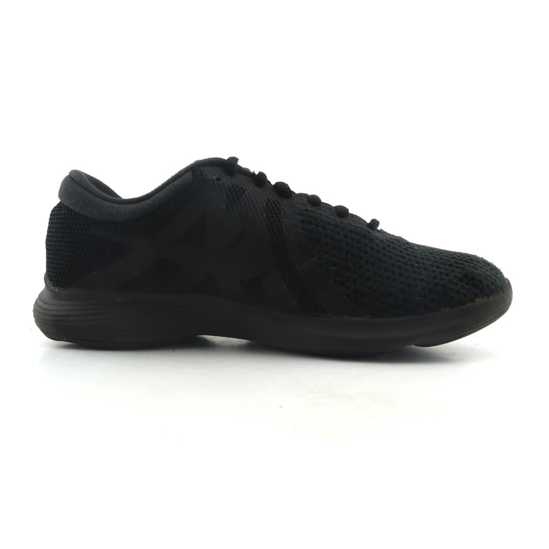 NIKE REVOLUTION 4