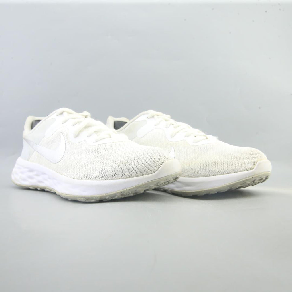 NIKE REVOLUTION 6