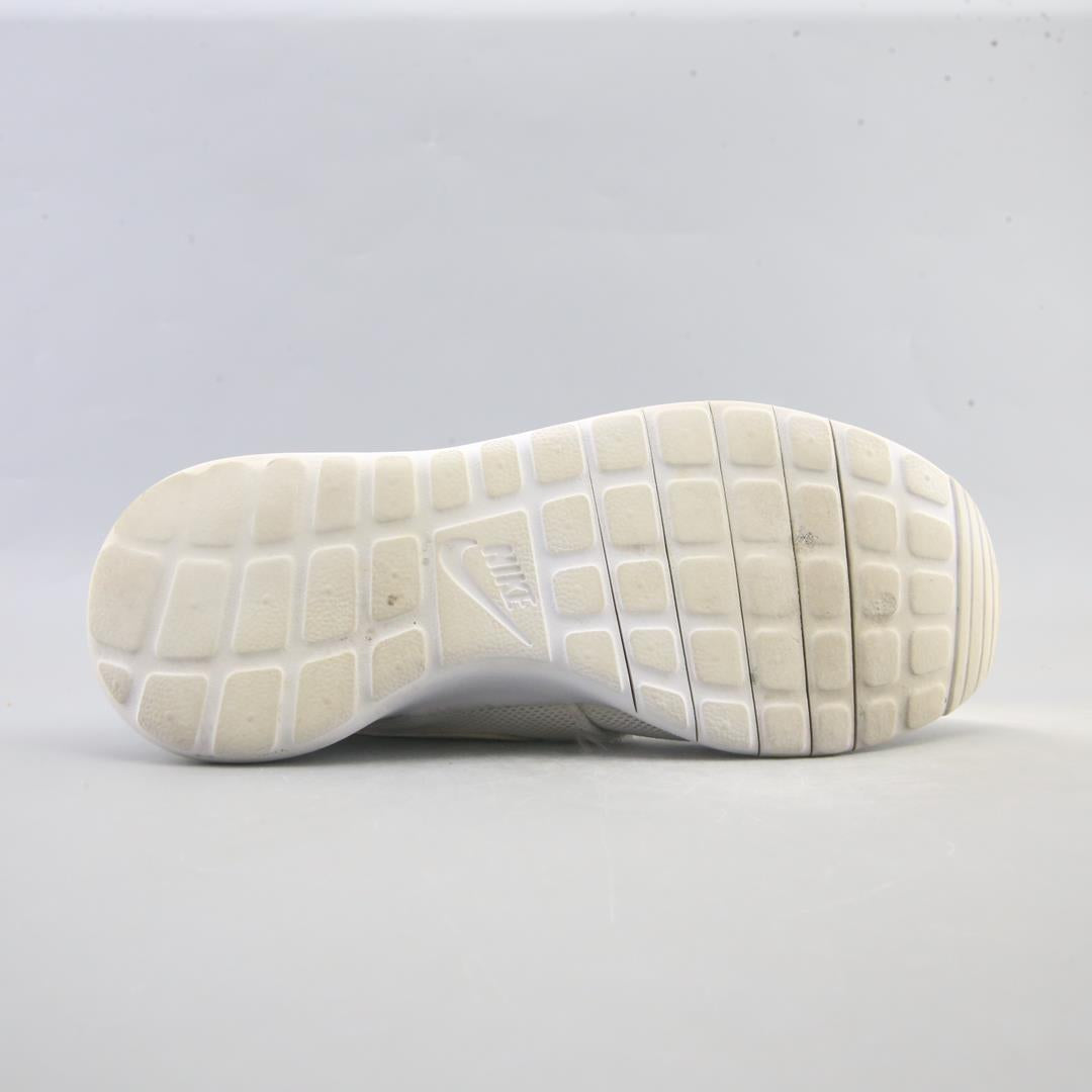 NIKE ROSHE ONE