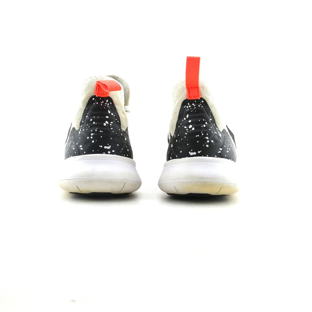 NIKE FREE TR 8