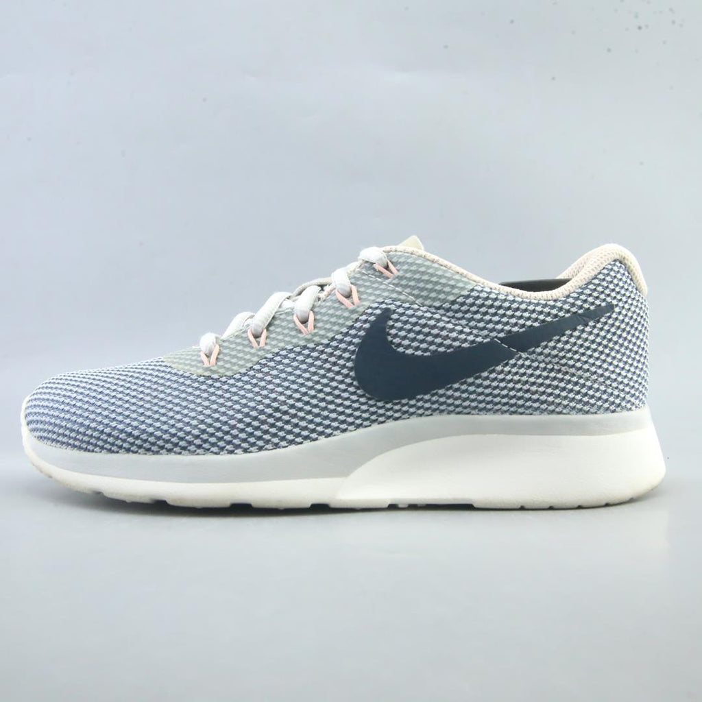 NIKE TANJUN