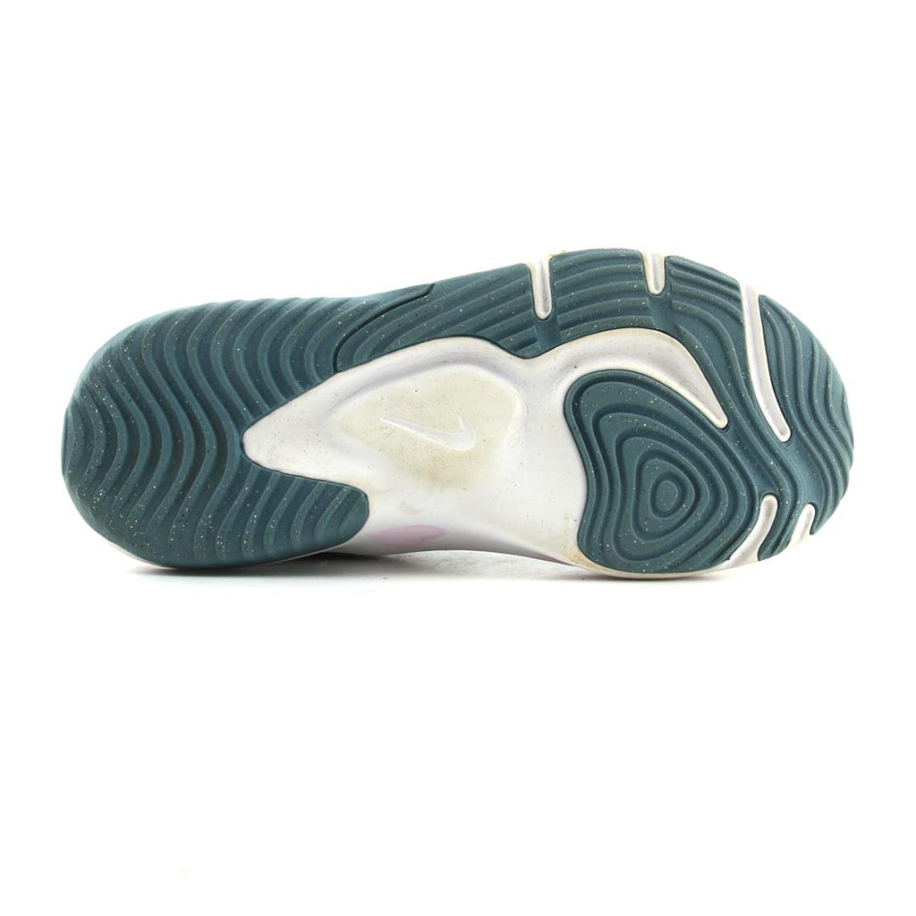 NIKE LEGEND ESSENTIAL 3