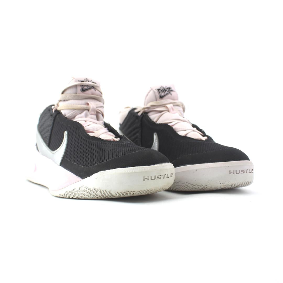 NIKE TEAM HUSTLE D 10 SE