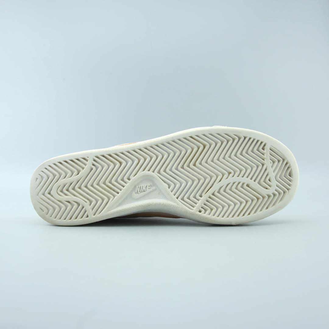 NIKE COURT ROYALE