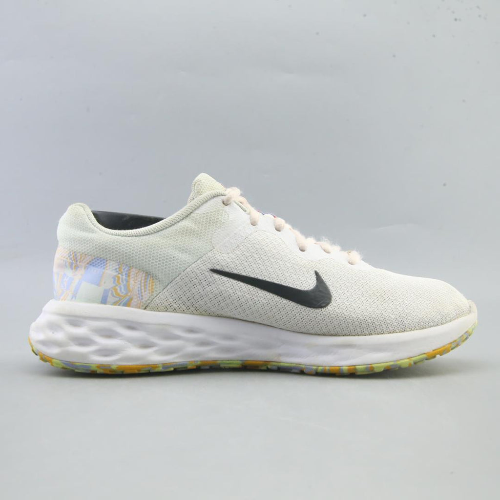 NIKE REVOLUTION 6
