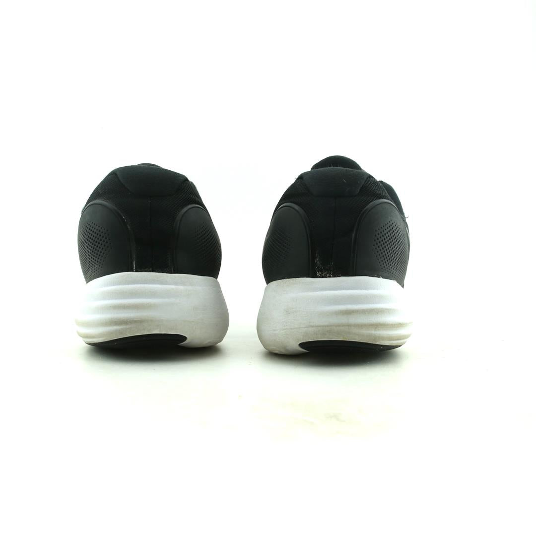 NIKE LUNAR APPARENT