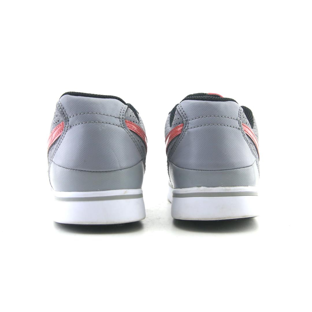 NIKE  RUCKUS LOW TOP