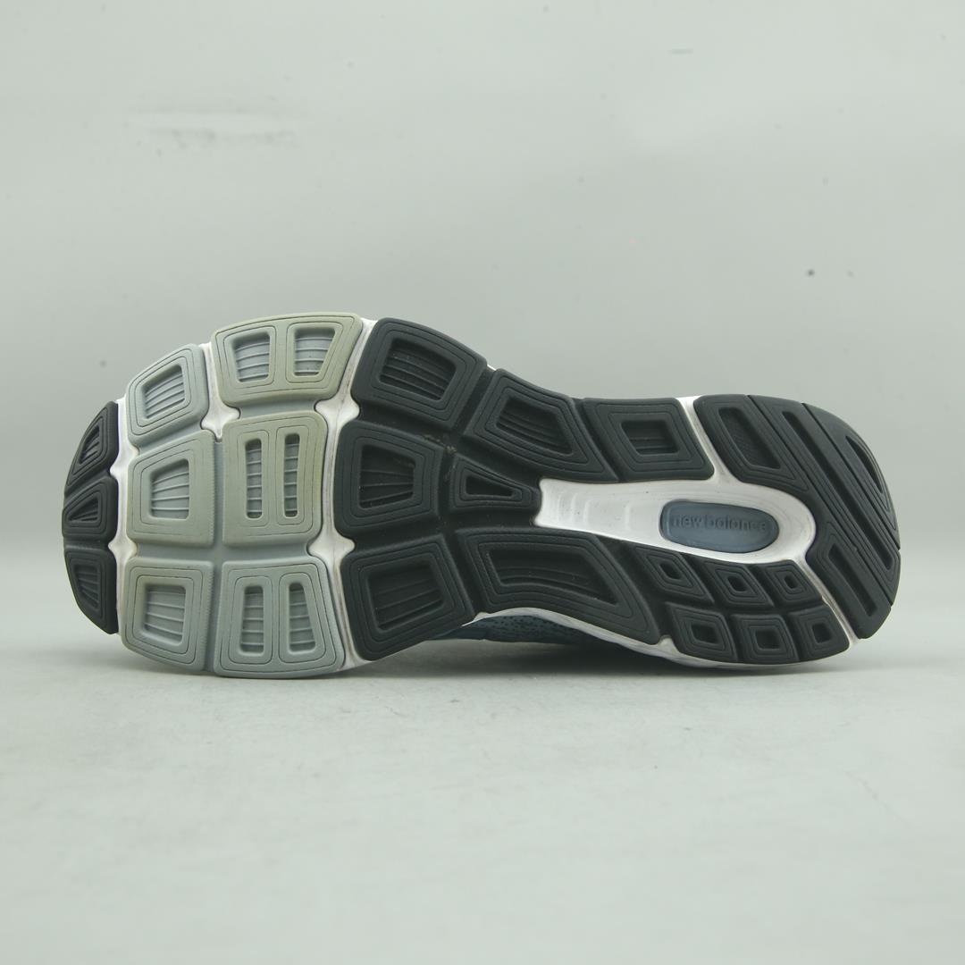 NEW BALANCE 680V6