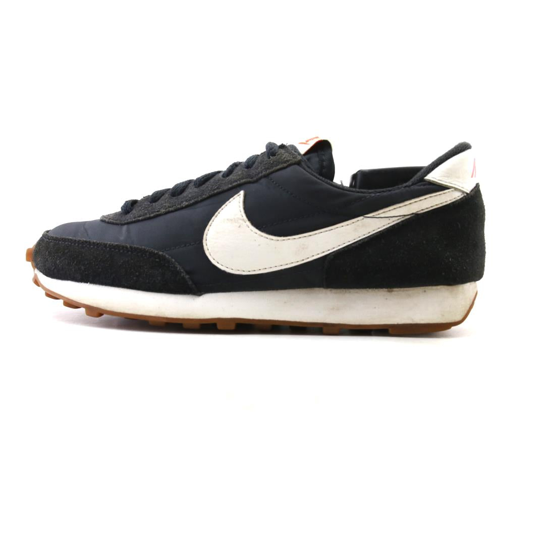 NIKE DAYBREAK