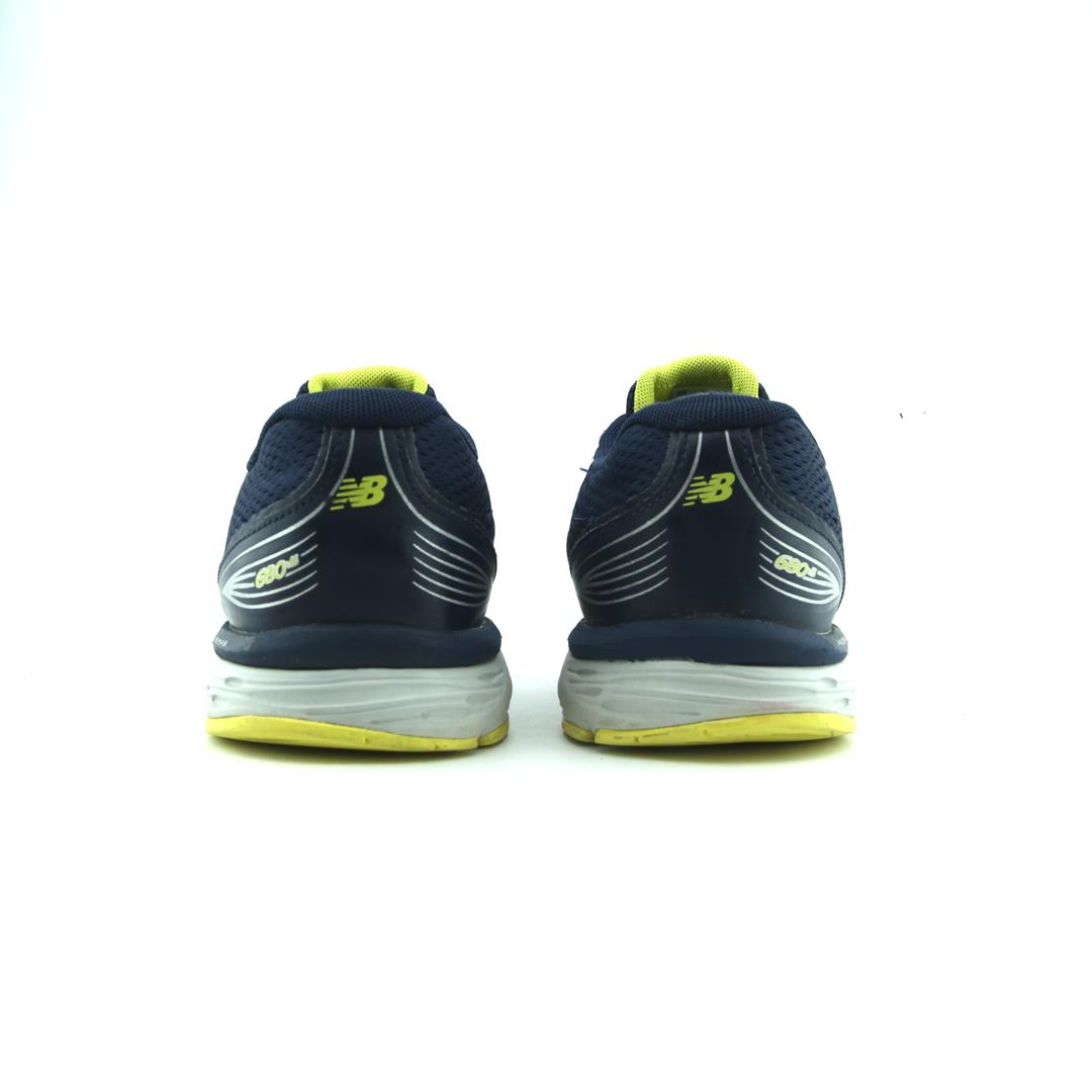 NEW BALANCE 680V5