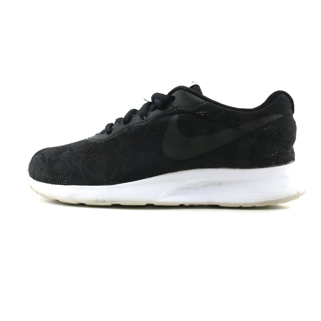 NIKE TANJUN