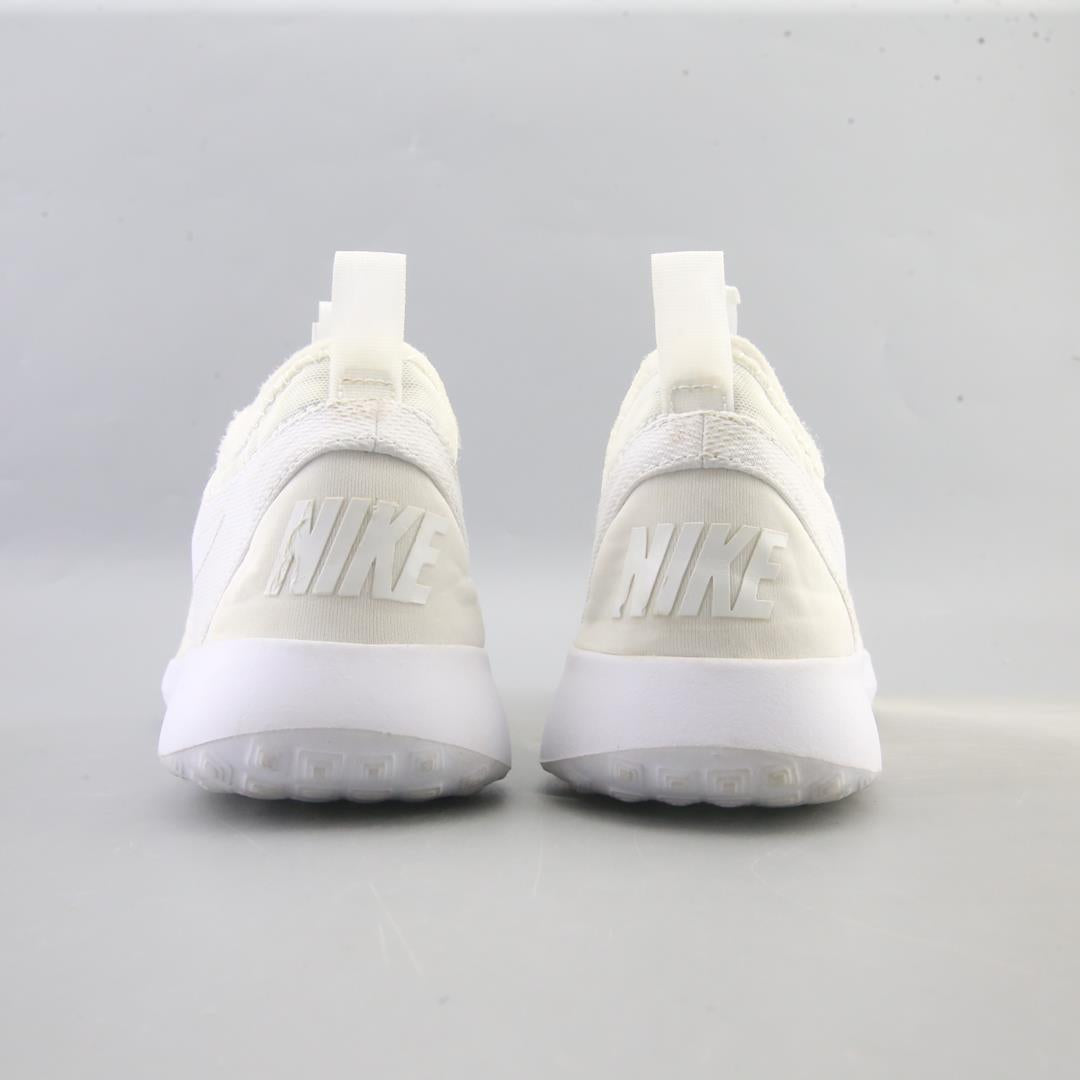NIKE  JUVENATE