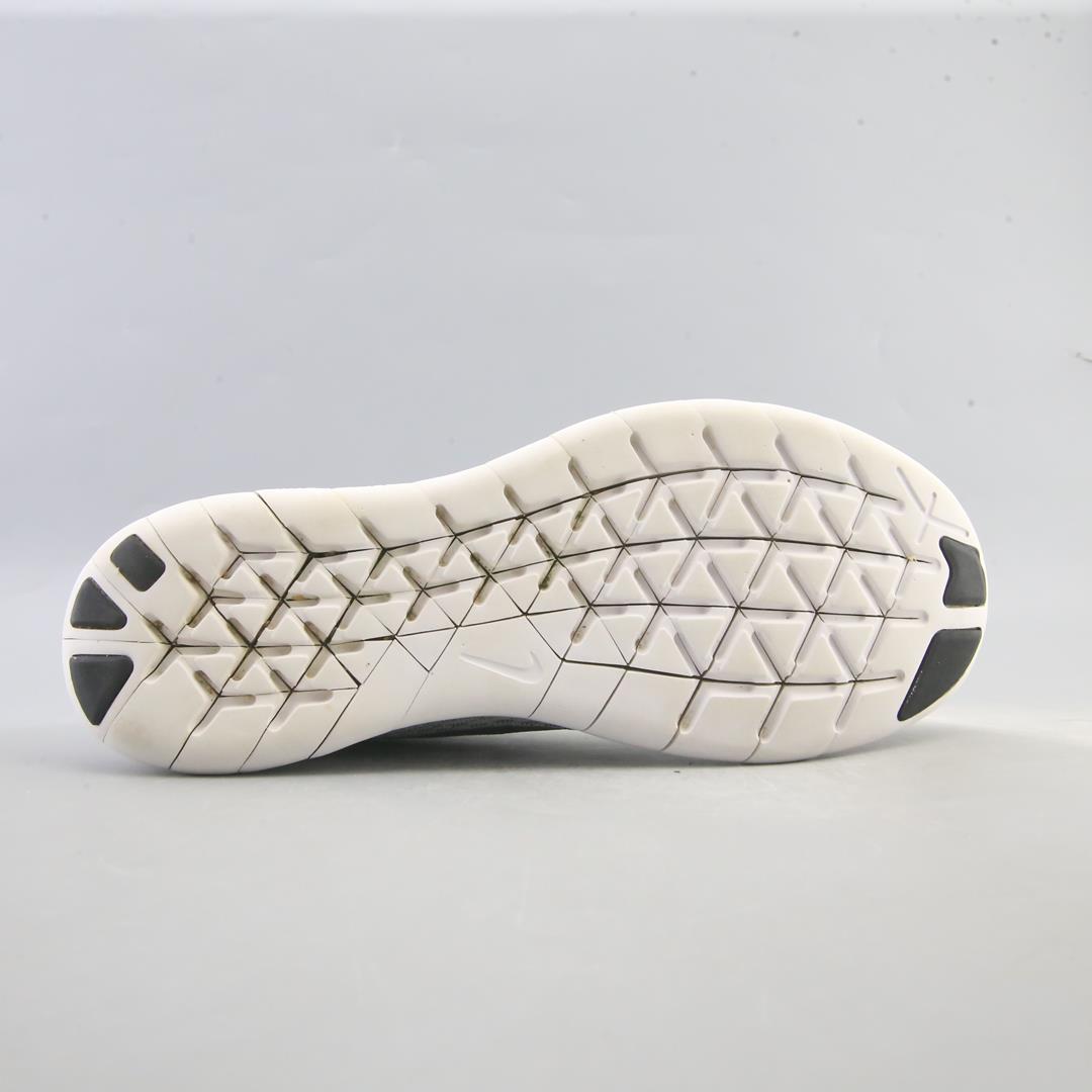 NIKE FREE RN