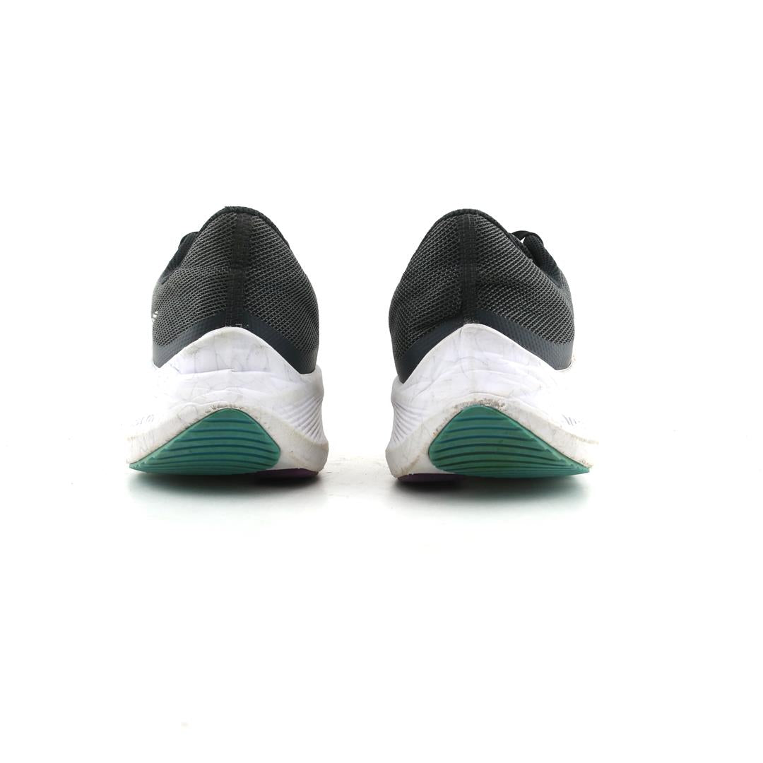 NIKE WINFLO 8