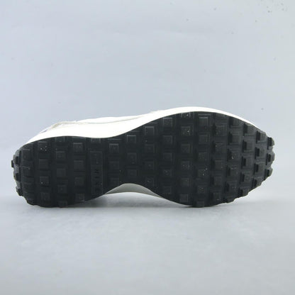 NIKE WAFFLE DEBUT