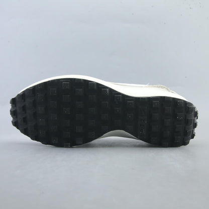 NIKE WAFFLE DEBUT