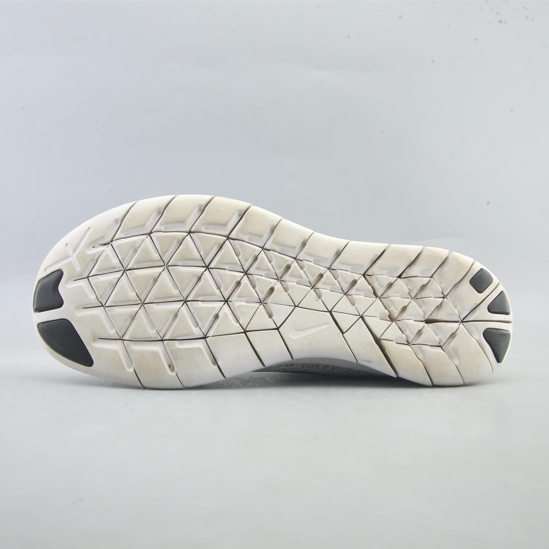NIKE FREE RUN