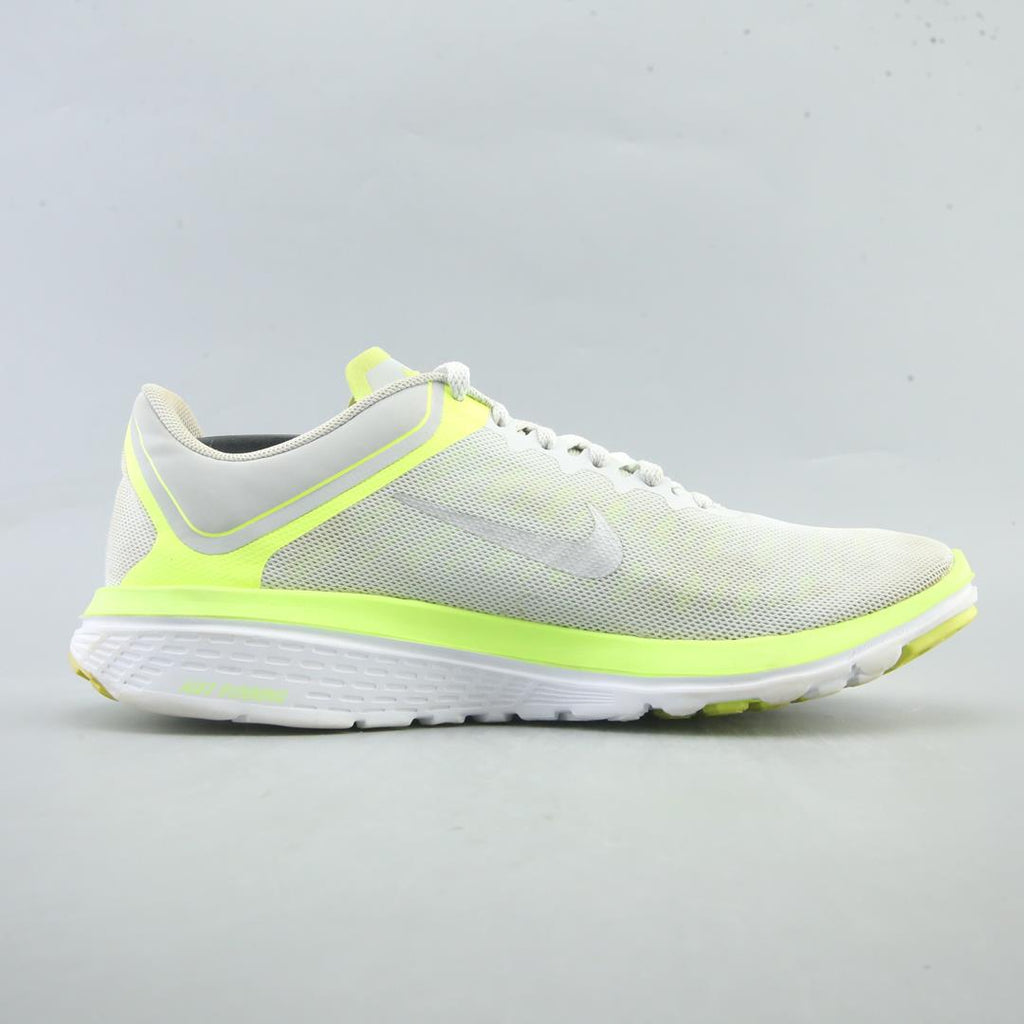 NIKE FS LITE RUN 4