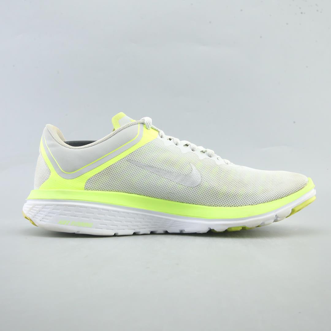 NIKE FS LITE RUN 4