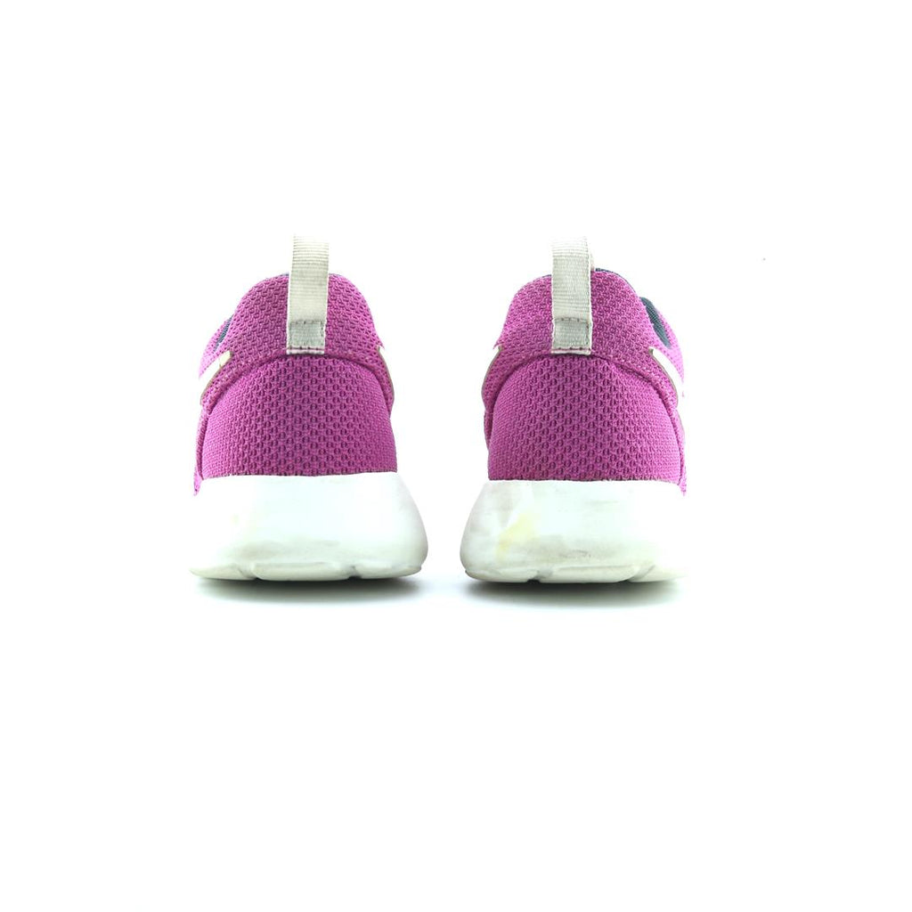 NIKE ROSHE ONE