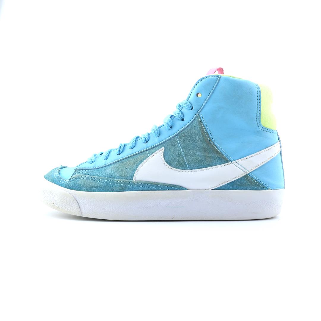 NIKE BLAZER MID '77