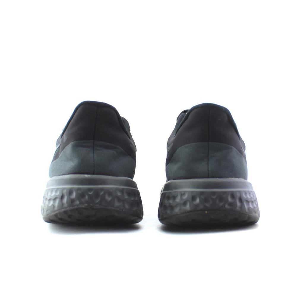NIKE REVOLUTION 5