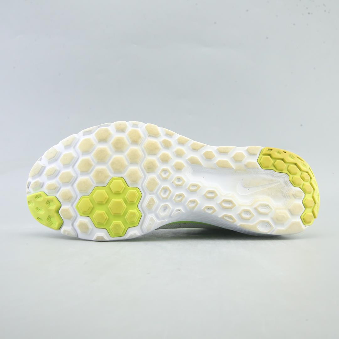 NIKE FS LITE RUN 4