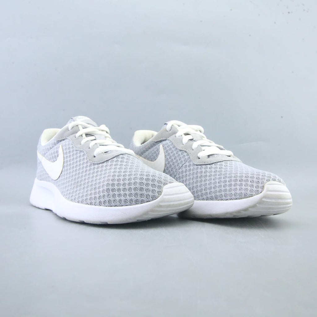 NIKE TANJUN