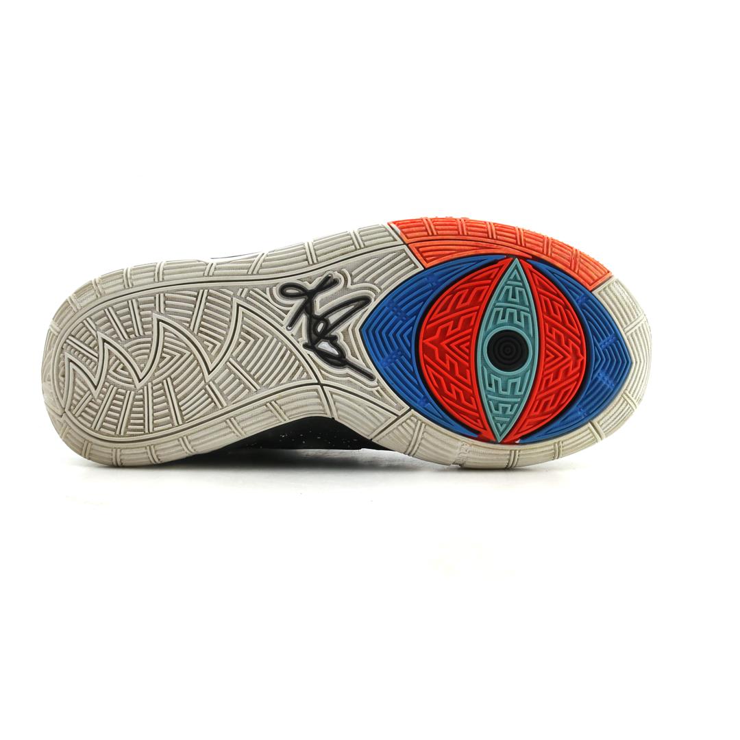 NIKE YOUTH KYRIE 6