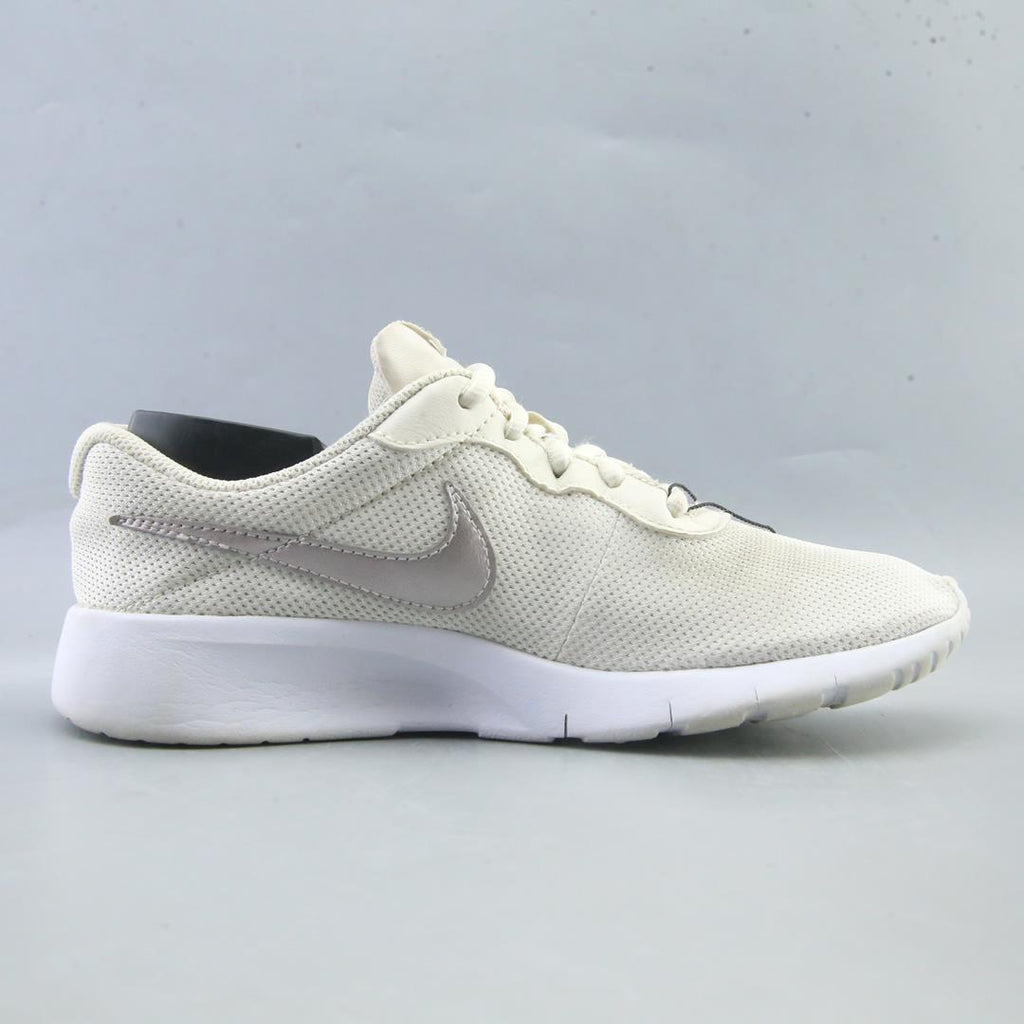 NIKE TANJUN
