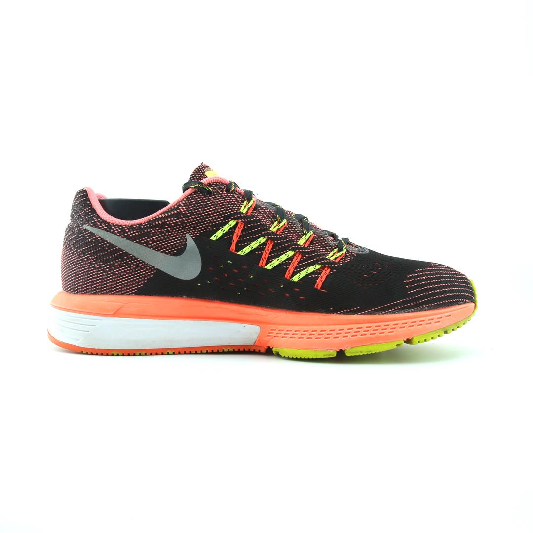 NIKE  AIR ZOOM VOMERO 10