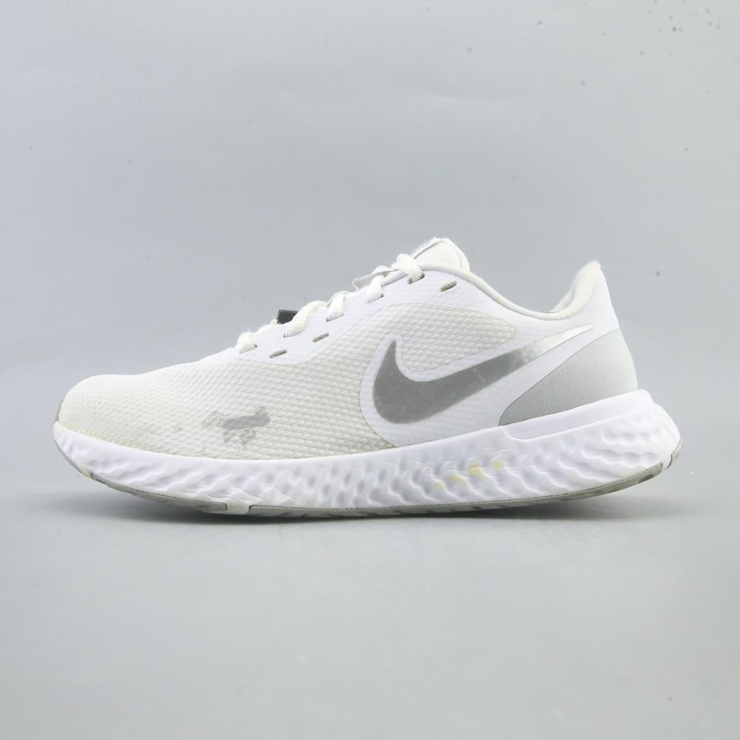 NIKE REVOLUTION 5
