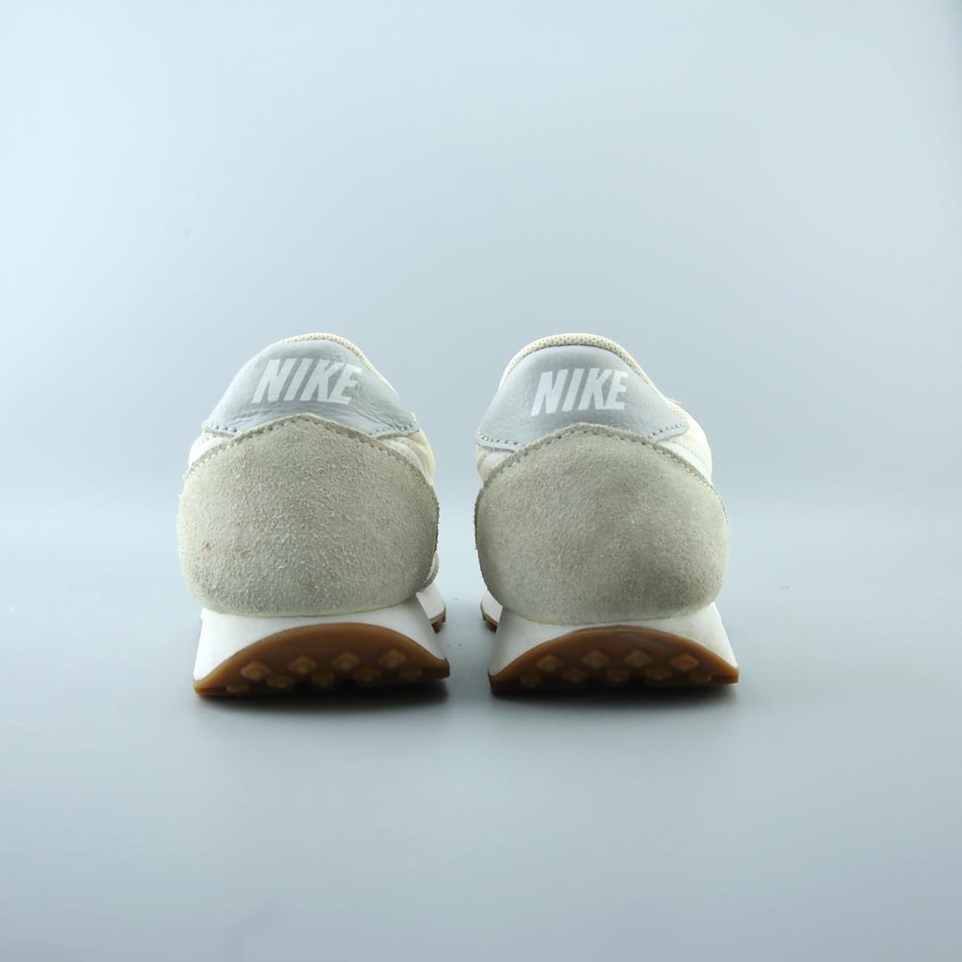 NIKE  DAYBREAK