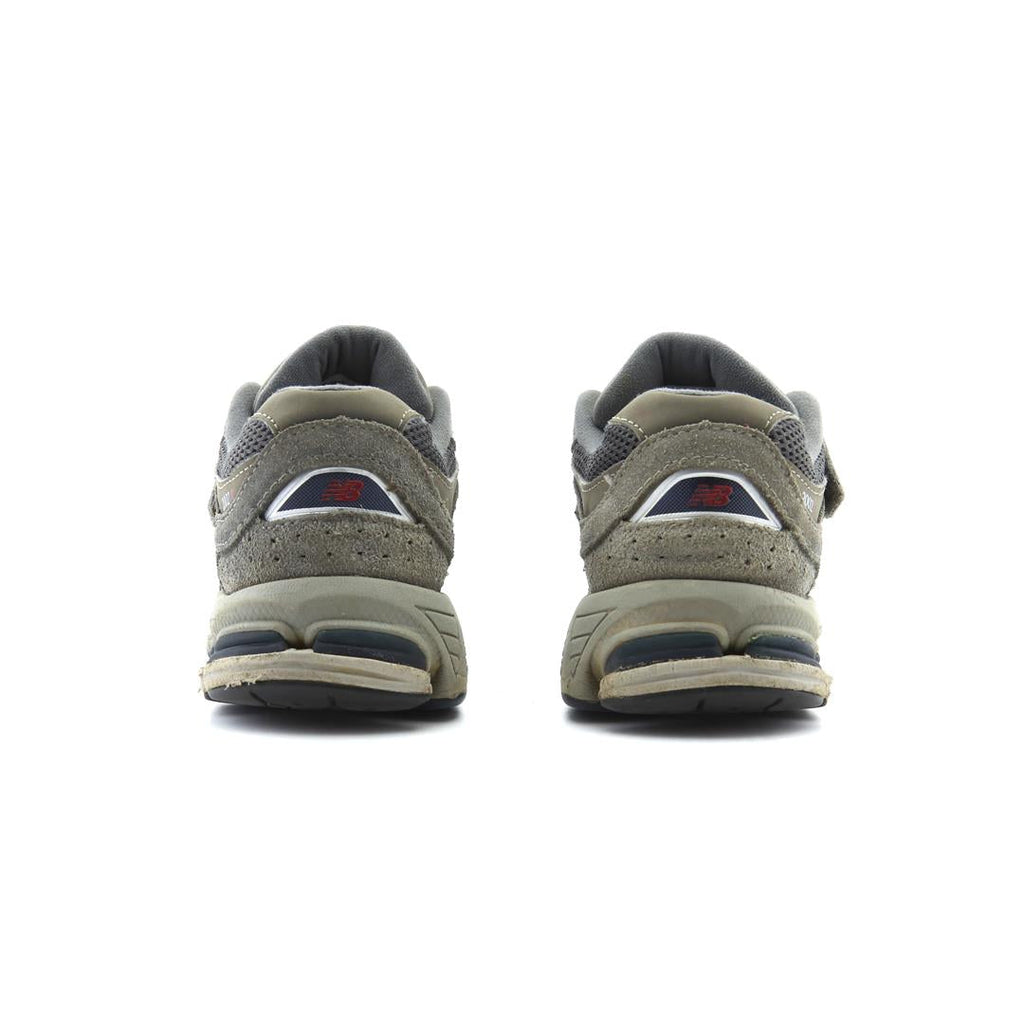 NEW BALANCE 2002R