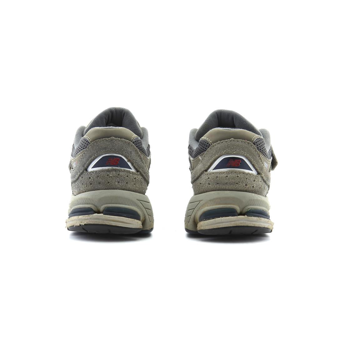 NEW BALANCE 2002R
