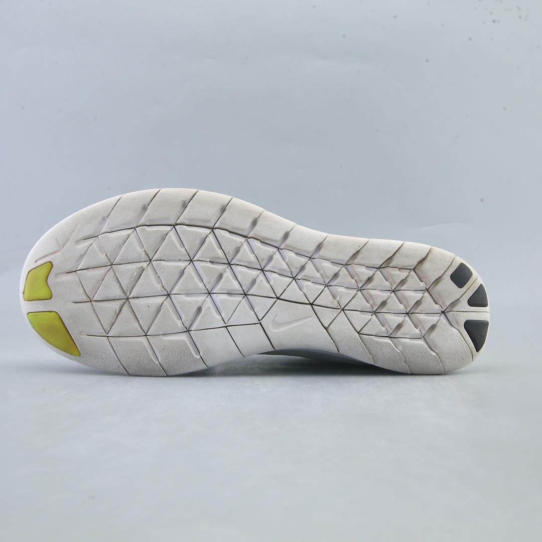 NIKE FREE RN